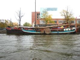 0585CanalBoat.jpg